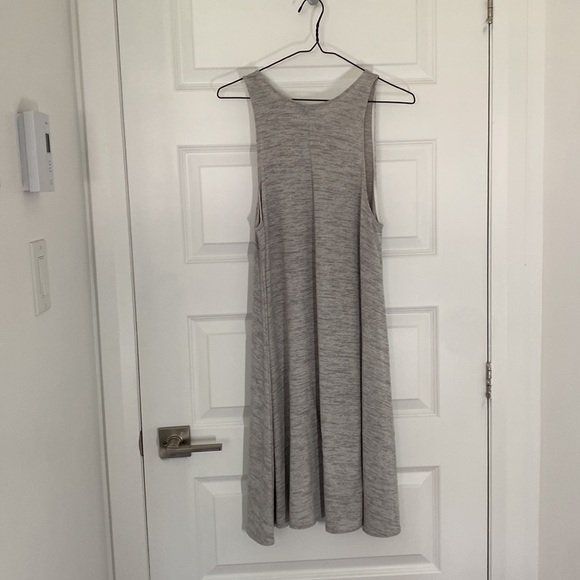 ARITZIA - wilfred free Rosa swing dress sleeveless soft grey size medium - Picture 6 of 7